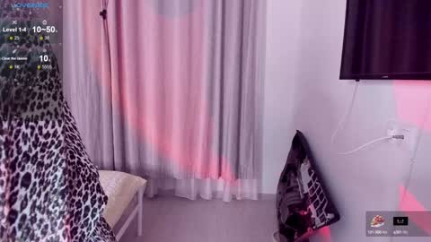 Snapshot of softt_kitty chatting on February 1, 6:19 pm Emily online show from February 1, 6:19 pm