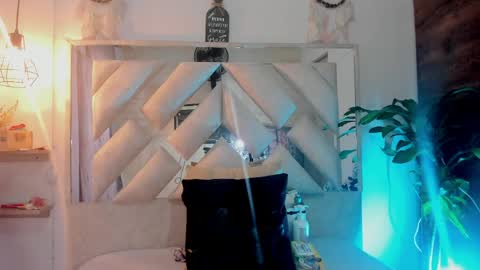    online show from May 23, 12:47 pm