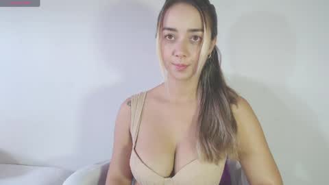     online show from April 8, 5:59 pm