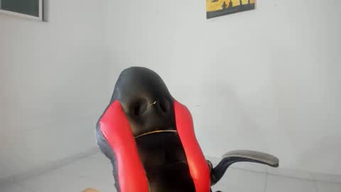 Moonie  online show from December 1, 5:44 am