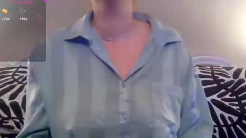 Snapshot of solesticia chatting on October 20, 11:46 am solesticia online show from October 20, 11:46 am