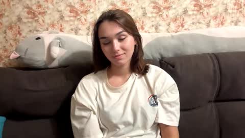Snapshot of somerfrieler chatting on October 19, 3:14 pm Hello My name is Jane  im new model here and little but shy but curious. online show from October 19, 3:14 pm