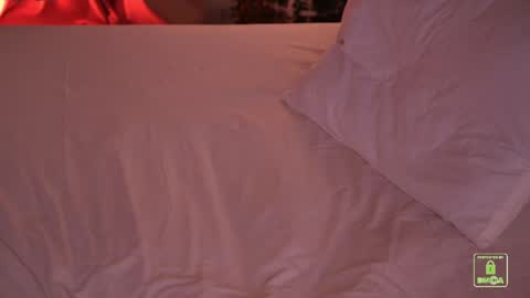 Snapshot of sonalegend_ chatting on January 24, 1:24 am My name isSonya  online show from January 24, 1:24 am