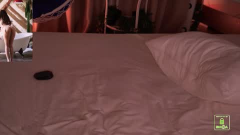 Snapshot of sonalegend_ chatting on October 19, 5:37 pm My name isSonya  online show from October 19, 5:37 pm