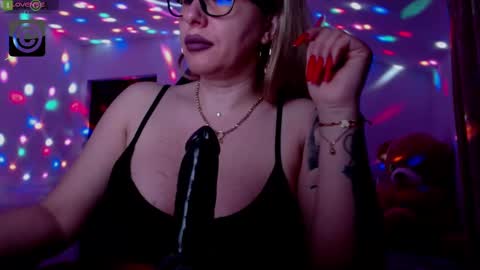 Snapshot of sonyadevon chatting on February 21, 4:29 am Sonia online show from February 21, 4:29 am