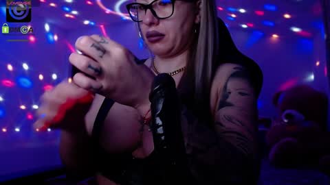 Snapshot of sonyadevon chatting on January 25, 4:13 am Sonia online show from January 25, 4:13 am