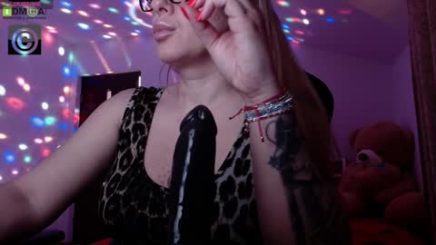 Snapshot of sonyadevon chatting on December 20, 6:29 am Sonia online show from December 20, 6:29 am