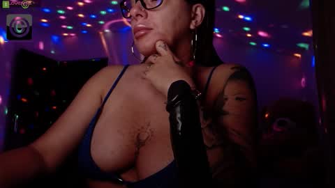 Snapshot of sonyadevon chatting on September 20, 3:16 am Sonia online show from September 20, 3:16 am