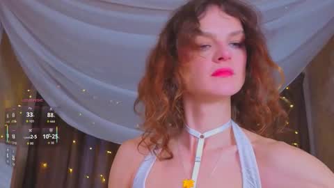 Snapshot of sophia_dreamy chatting on October 16, 1:30 am Sophia online show from October 16, 1:30 am