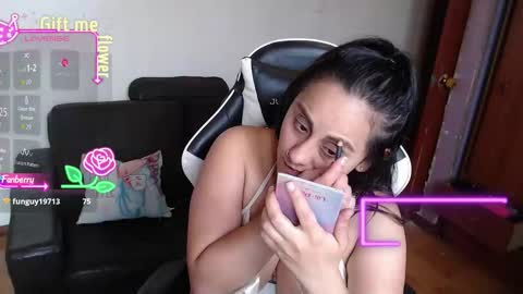 sophiaa_vega_ online show from March 12, 1:25 pm