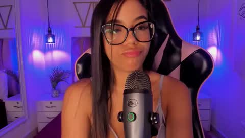 Sophie Hill  online show from October 29, 8:33 pm