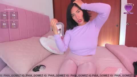    online show from October 3, 12:32 pm