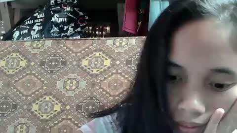 Snapshot of sophie_193 chatting on March 9, 5:55 am sophie_193 online show from March 9, 5:55 am