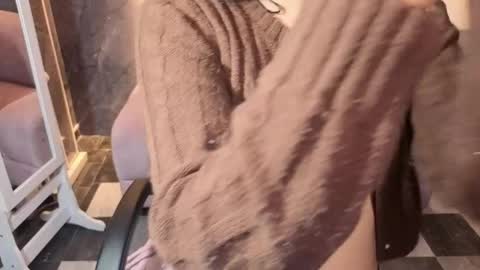 sophie_jones_b online show from March 27, 11:44 am