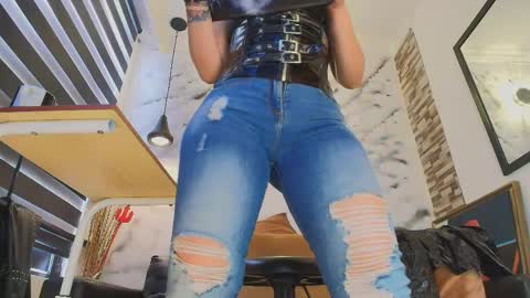 Sophie online show from April 29, 2:09 pm