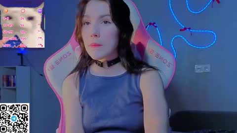 sophie_nomenal_ online show from February 7, 11:58 am