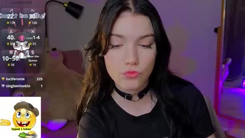 Snapshot of sophie_nomenal_ chatting on October 8, 3:05 pm sophie_nomenal_ online show from October 8, 3:05 pm