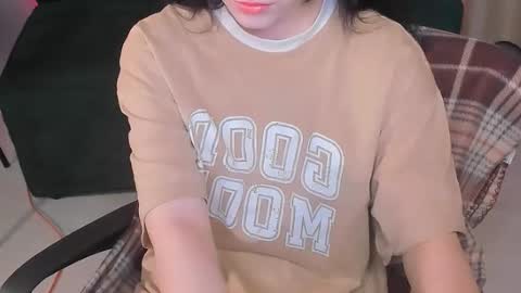 Snapshot of sophie_nomenal_ chatting on September 15, 9:11 pm sophie_nomenal_ online show from September 15, 9:11 pm
