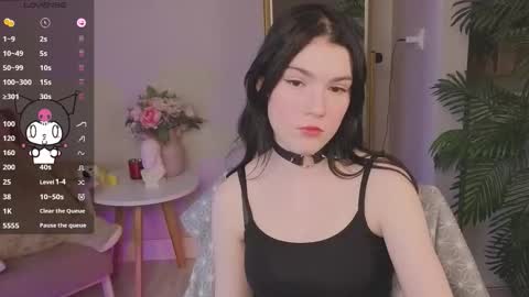 Snapshot of sophie_nomenal_ chatting on October 3, 9:42 pm sophie_nomenal_ online show from October 3, 9:42 pm