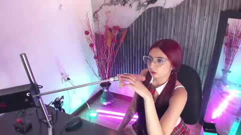 Snapshot of sophie_sweet_bms chatting on October 20, 3:31 am Valentina online show from October 20, 3:31 am