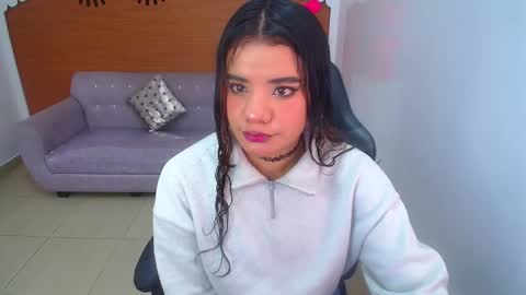 Snapshot of sophie_t_ chatting on March 9, 3:54 am Sofia online show from March 9, 3:54 am