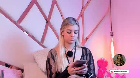 Sophie online show from March 27, 8:20 pm