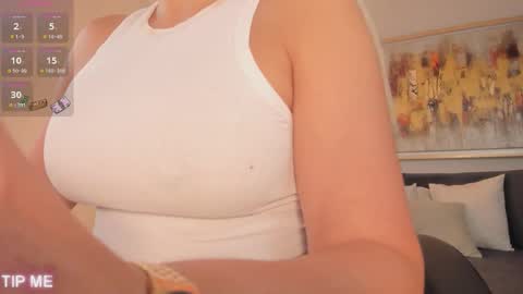 Snapshot of sophiebarnett_ chatting on October 20, 12:13 am Sophie online show from October 20, 12:13 am
