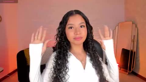 Snapshot of sophiehouston_ chatting on October 20, 5:54 am Sophie Houston online show from October 20, 5:54 am