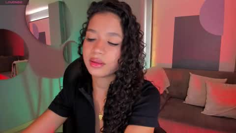Snapshot of sophiehouston_ chatting on September 23, 2:10 am Sophie Houston online show from September 23, 2:10 am