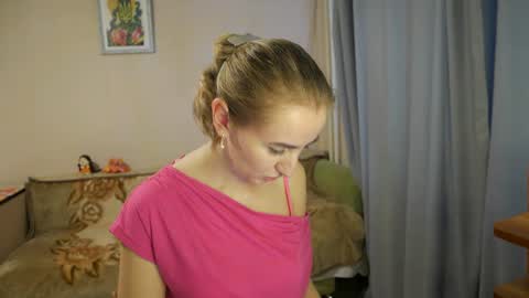 Snapshot of sophilorens chatting on February 24, 2:58 pm Sophi online show from February 24, 2:58 pm