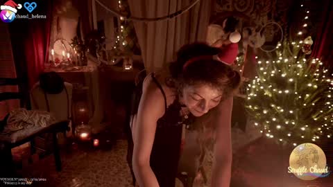 Snapshot of souffle_chaud chatting on December 13, 9:20 pm . . online show from December 13, 9:20 pm