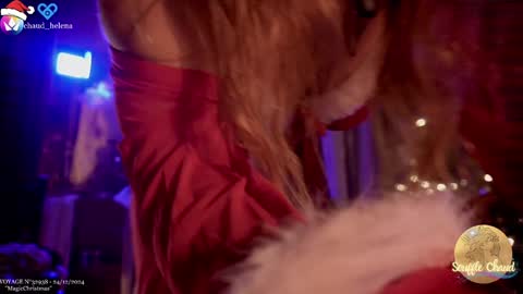 Snapshot of souffle_chaud chatting on December 24, 9:44 pm . . online show from December 24, 9:44 pm