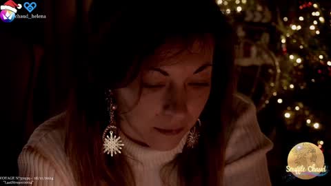 Snapshot of souffle_chaud chatting on December 28, 9:19 pm . . online show from December 28, 9:19 pm