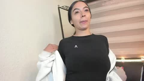soy_gabrielaa online show from May 19, 12:56 pm