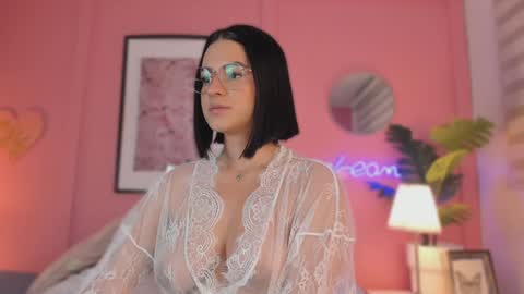 Snapshot of soysaraa_ chatting on February 7, 5:31 am Aleja online show from February 7, 5:31 am