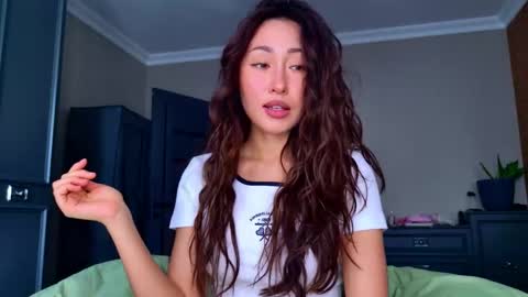 Nicole online show from May 31, 7:14 am