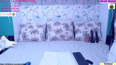 Snapshot of spicybrunnete chatting on February 10, 4:30 am Trisha online show from February 10, 4:30 am