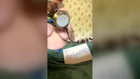 spicymama222 online show from June 1, 2:30 pm