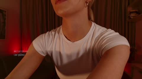 Elizabeth online show from December 20, 6:45 pm