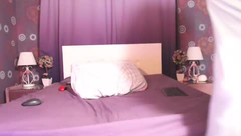 Snapshot of squirtyjess chatting on March 7, 3:19 am just Jess online show from March 7, 3:19 am