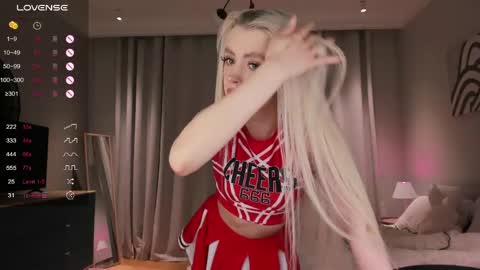 Alexandra online show from April 8, 8:44 pm