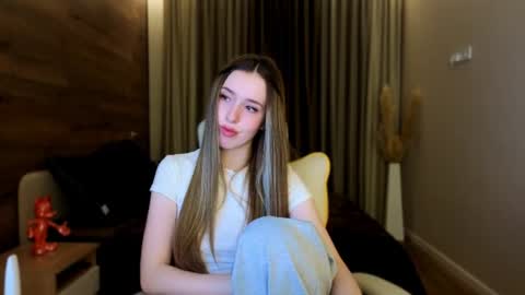 Chloe online show from July 12, 7:47 pm