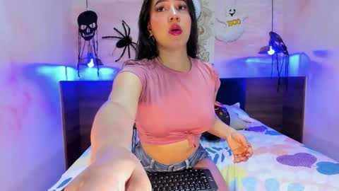 Snapshot of staar_hot chatting on October 29, 11:47 am STAAR HOT online show from October 29, 11:47 am