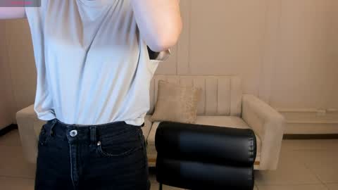 Stacy Woods online show from March 28, 11:43 am