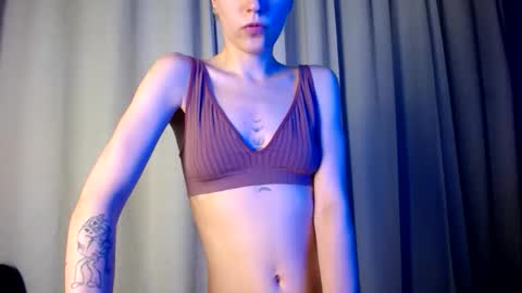 Snapshot of stacy_low chatting on September 12, 11:45 pm Stacy online show from September 12, 11:45 pm