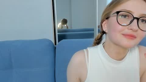 stardustmuse online show from June 20, 12:25 am
