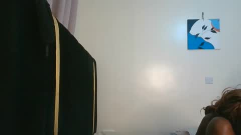 lia online show from February 10, 7:50 pm