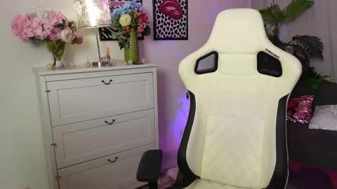 MONICA online show from January 18, 1:07 pm