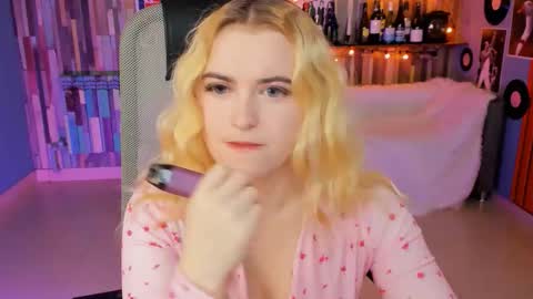 stef_nicks online show from January 13, 9:57 am