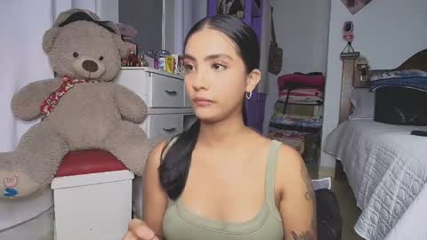 Im MiaIts my first day here  online show from November 10, 10:49 pm